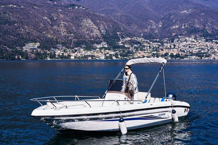 Self Drive Boat Comomeer - Geen vaarbewijs - Zonnescherm - 7ppl