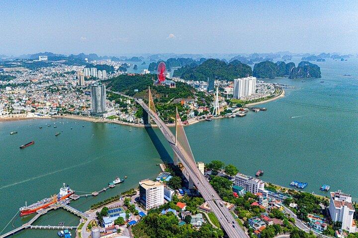 Escursione a terra nella baia di Halong: tour di mezza giornata della città di Ha Long con Guida