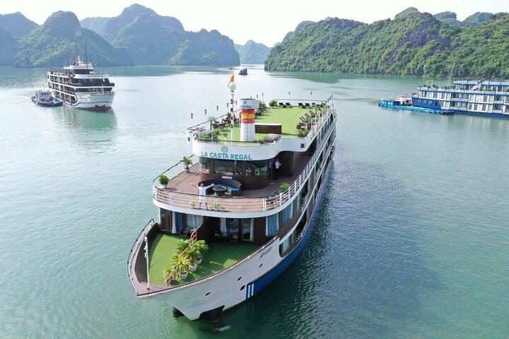 Hanoi : La Casta Cruise 3D2N ランハ湾の美しさを発見