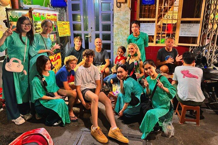 Ho Chi Minh City Street Food Tour & Sightseeing By Motorbike