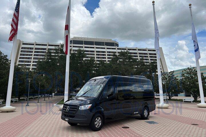 Envejs privat transport fra Orlando Lufthavn MCO. Op til 9 passagerer.
