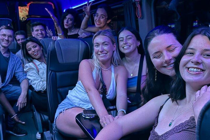 Pub Crawler Istanbul : VIP Entry Rooftop Bars&Clubs met feestbus