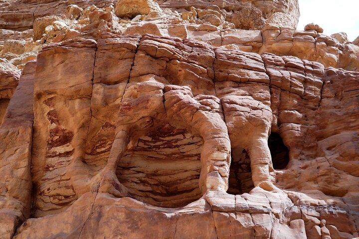 Sharm El Sheikh : ブルーホール＆ダハブ付きカラーキャニオン・ジープツアー