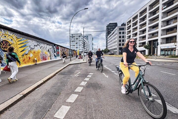 Berlin: Experience the Alternative Kreuzberg on a Bike Tour