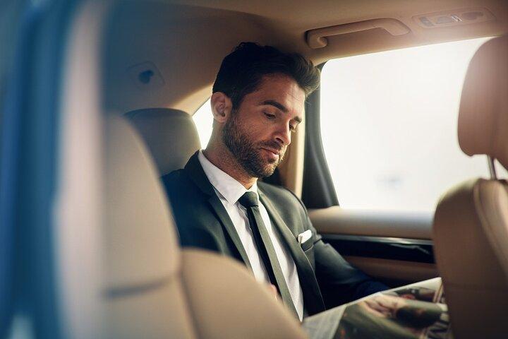 Voiture privée avec chauffeur à disposition à Dubaï ou Abu Dhabi