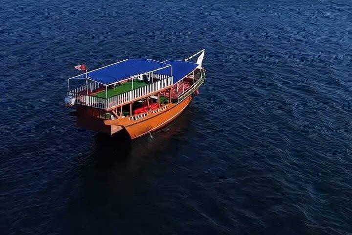 Khasab Musandam Heldags dhow krydstogt med frokost og snorkling