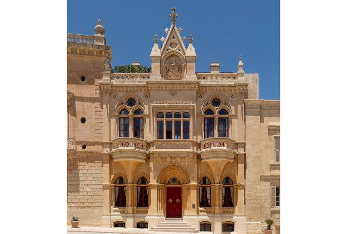 Entrada al Museo Casa Gourgion, Mdina