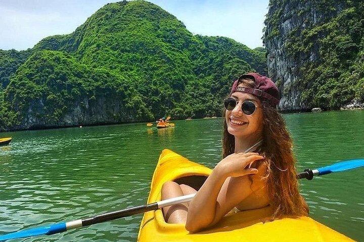 Bai Tu Long Bay Serenity Cruise ab Hanoi