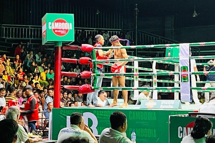 Phnom Penh Live Kun Khmer Boxing Show VIP sæder med øl Tuktuk