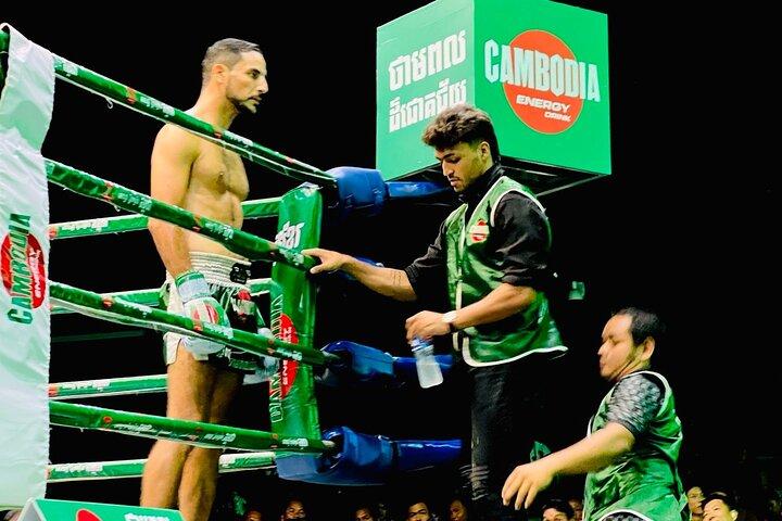 Phnom Penh Live Kun Khmer Boxing Show VIP sæder med øl Tuktuk