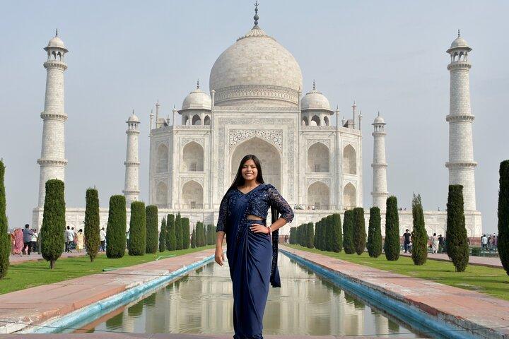 Tour privato del Taj Mahal all'alba da Delhi in auto - Tutto compreso