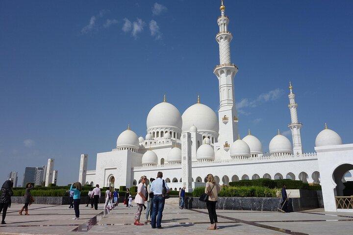 Excursion d'une demi-journée à Abu Dhabi avec entrée express à la Grande Mosquée