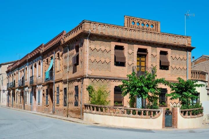 Barcelona Pass: La Sagrada, Casa Batllo, Transport & 40+ Sights