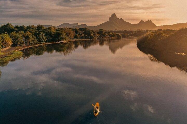 Mauritius Guided Sunrise Kayak Tour op de rivier de Tamarin