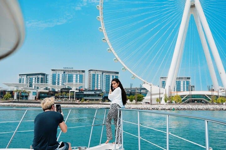 Dubai Marina Yacht Tour: Ain Wheel, JBR & Harbour in 1 Hour