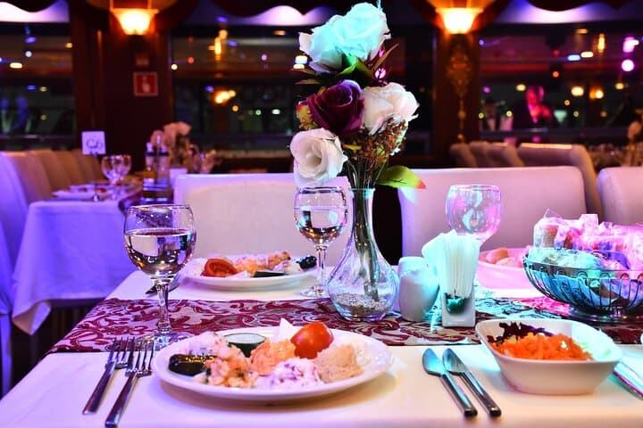 Istanbul Bosphorus Dinner Cruise with Turkish Show
