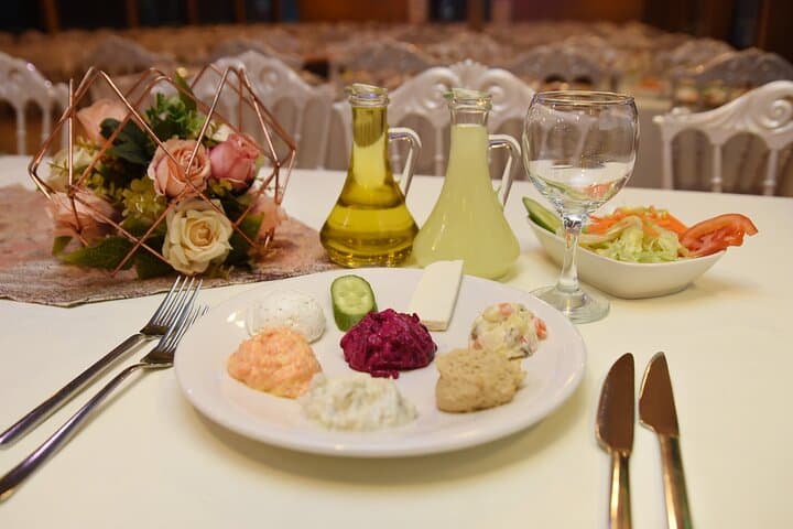 Istanbul Bosphorus Dinner Cruise with Turkish Show