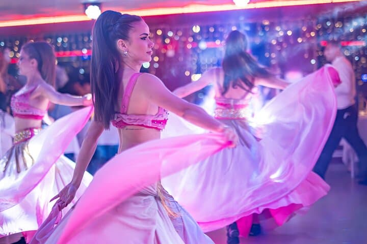 Istanbul Bosphorus Dinner Cruise with Music and Live Performances