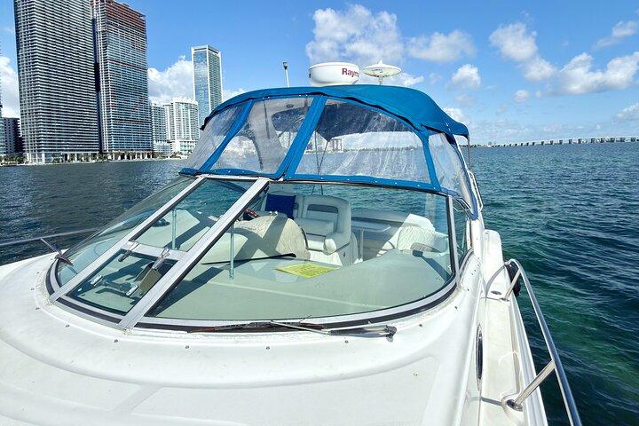 Aluguel de iate particular de 35 pés em Miami