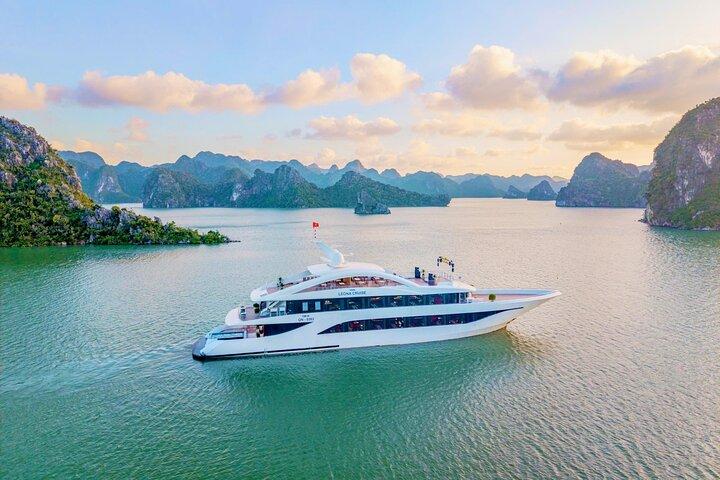 Das Beste von Halong Bay : 5 - Star Leona Tagestour von Hanoi