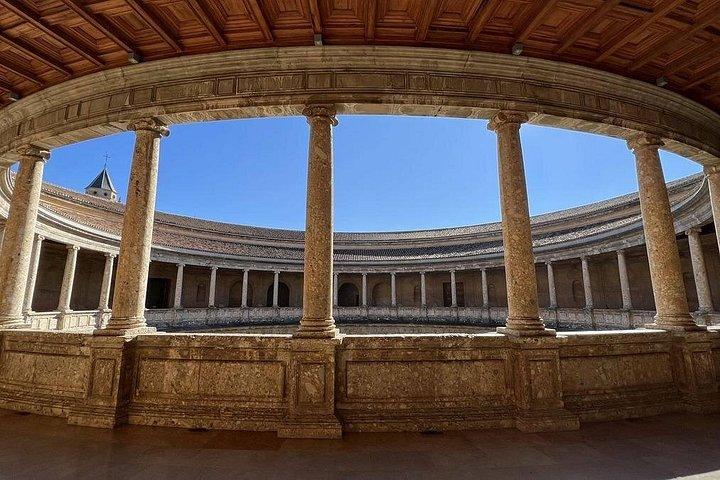 PREMIUM 2 Hour Alhambra and Generalife Tour + tickets