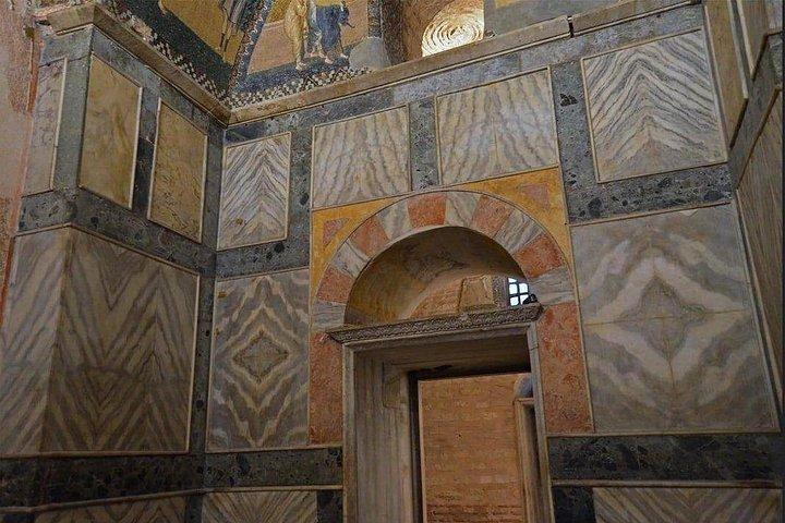 Historic Balat and Chora Tour with Sunset Bosphorus Cruise