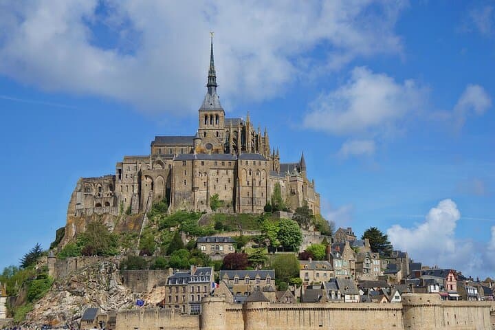 Mont Saint Michel Guided Day Trips From Paris with Transport