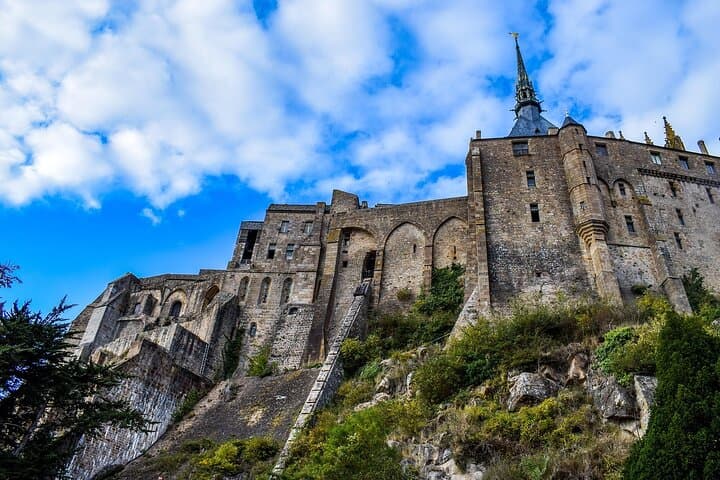 Mont Saint Michel Guided Day Trips From Paris with Transport