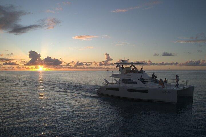 Piton Party Sunset Cruise naar Sugar Beach