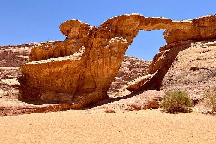 Tour en jeep de 4 horas Wadi Rum Naturaleza Desierto por la mañana o al atardecer