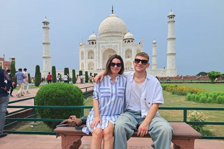 All Inclusive Taj Mahal, Agra Fort & Baby Taj Day Trip From Delhi