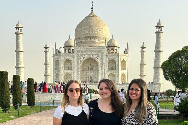 All Inclusive Taj Mahal, Agra Fort & Baby Taj Day Trip From Delhi