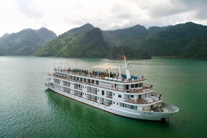 Paradise Premium 5 - Star Cruise Ha Long Bay 2D1N Erlebnis