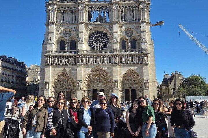 Paris Notre Dame Exterior Guided Tour com acesso à Catedral