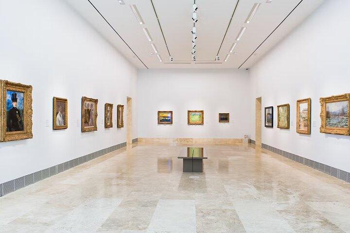 Entrada al Museo Nacional de Bornemisza