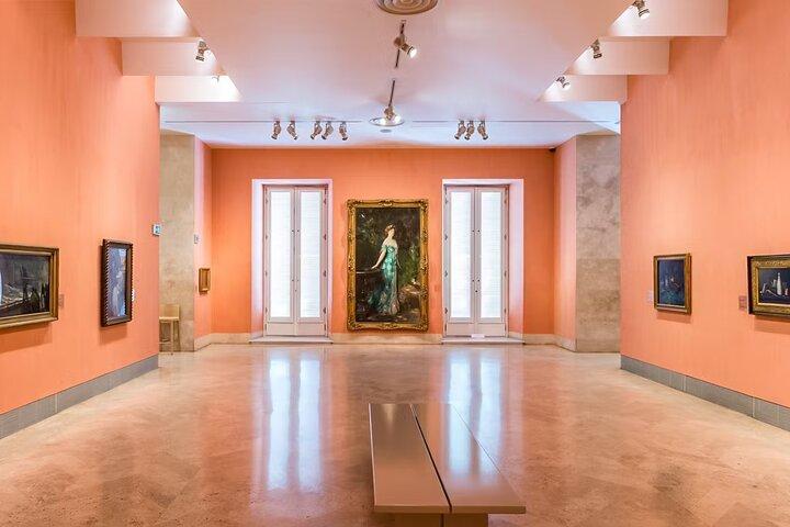 Entrada al Museo Nacional de Bornemisza
