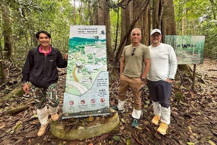 Khao Yai Full Day Tour Haew Narok Waterfall e trekking na selva