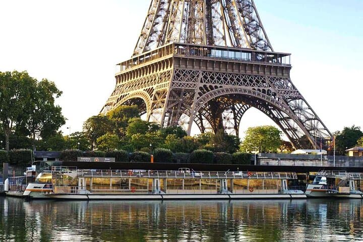 Paris City Guided Tour with Seine River Cruise