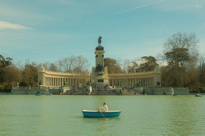 Madrid : Retiro park Hemligheter, legender och palats Liten grupptur