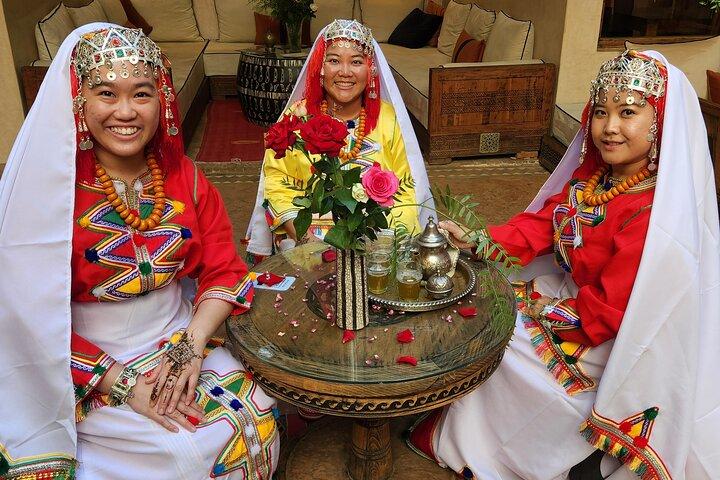 Traditional Moroccan Dress Experience in Marrakech