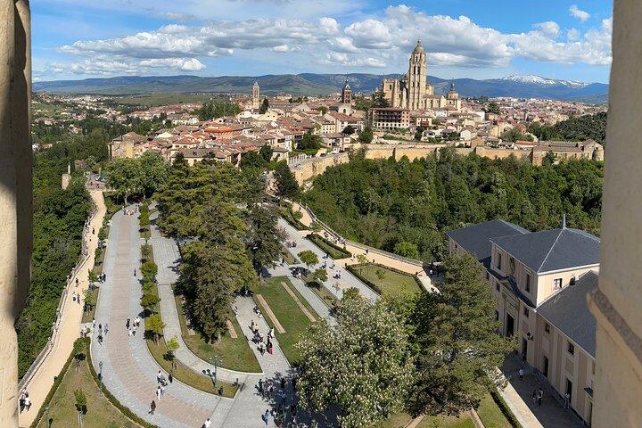 Tour Privado a Segovia en Minivan