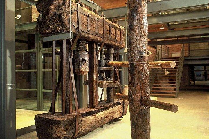 アテネ発古代スパルタ、ミストラス、石油博物館日帰りツアー