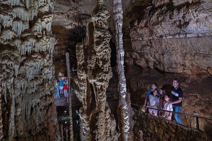 Excursão Natural Bridge Caverns Discovery Cavern