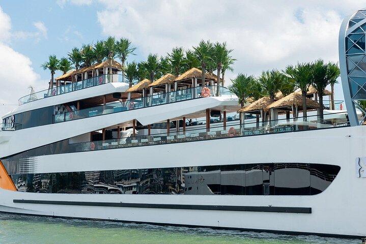 Tour di lusso di un giorno moderno della splendida baia di Halong