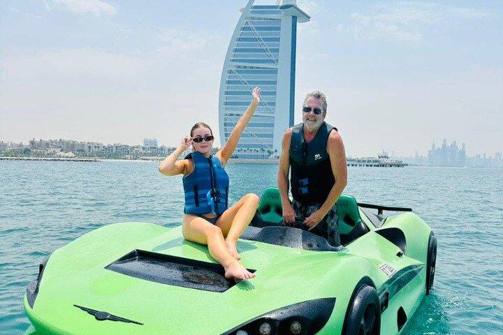 Jet Car Ride Dubai - Das ultimative Speed Duo mit Transfermöglichkeit