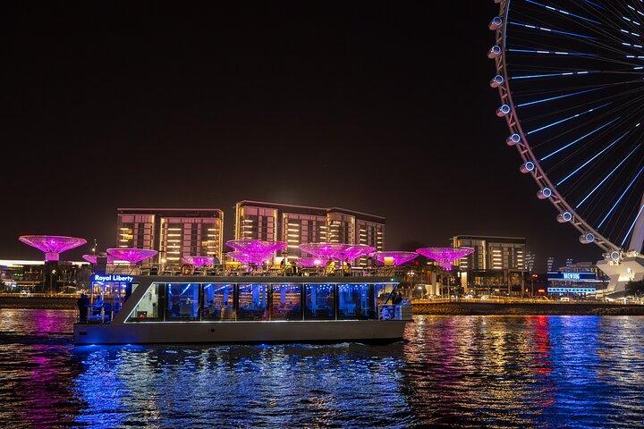 Dhow Cruise Dubai Marina med middagsbuffé