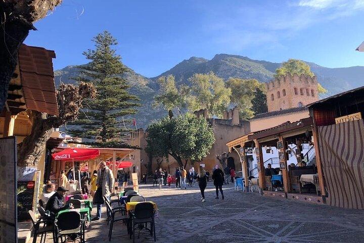 Ganztägige private Tour von Rabat nach Blue City of Chefchaouen