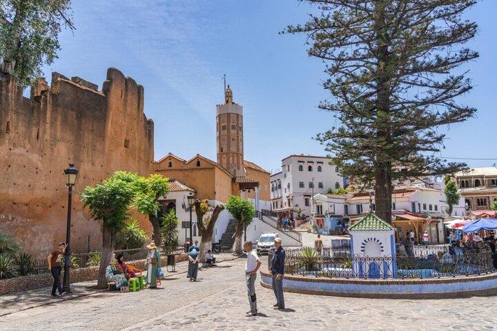 Ganztägige private Tour von Rabat nach Blue City of Chefchaouen