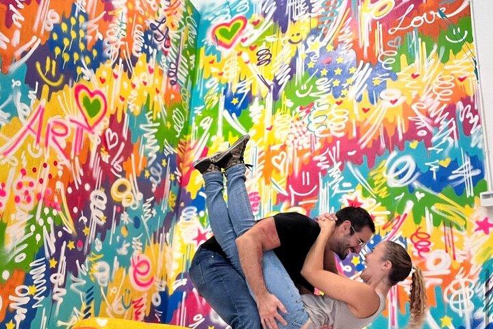 ヒューストンでロマンチックなデートナイトアート体験