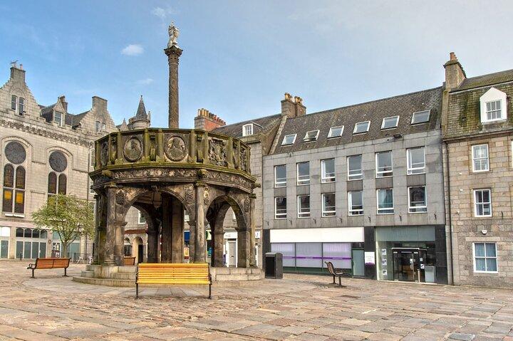 Tour privado a pie por Aberdeen con un local